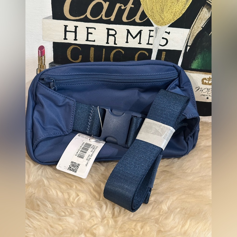 🔥 NWT Lululemon Athletica Everyday Belt Bag Size XL - Picture 2 of 8